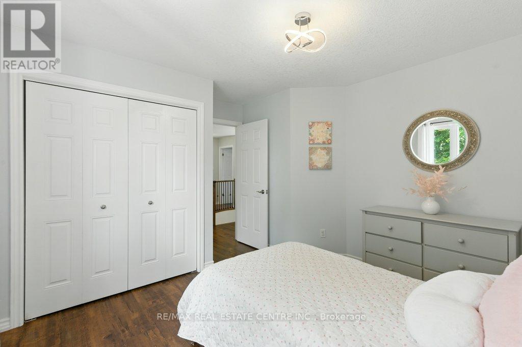 120 Spencer Drive, Centre Wellington, Ontario  N0B 1S0 - Photo 23 - X12561304