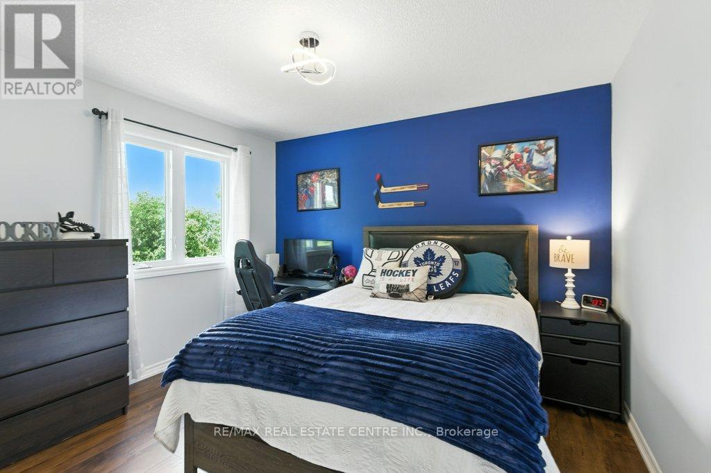 120 Spencer Drive, Centre Wellington, Ontario  N0B 1S0 - Photo 24 - X12561304