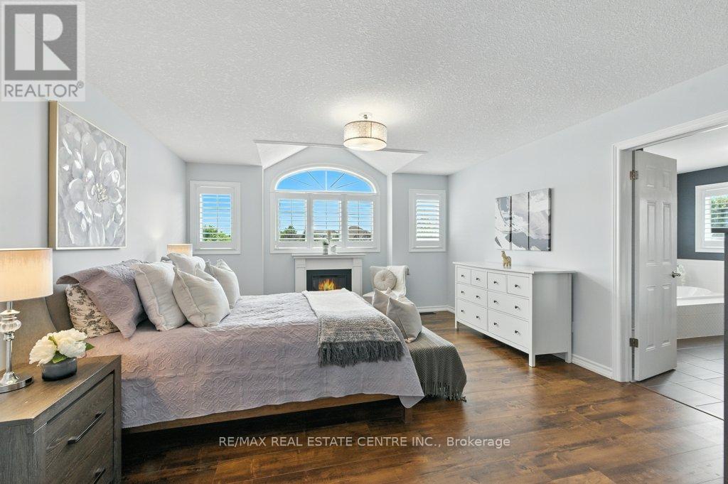 120 Spencer Drive, Centre Wellington, Ontario  N0B 1S0 - Photo 27 - X12561304