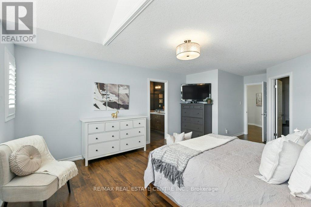 120 Spencer Drive, Centre Wellington, Ontario  N0B 1S0 - Photo 29 - X12561304