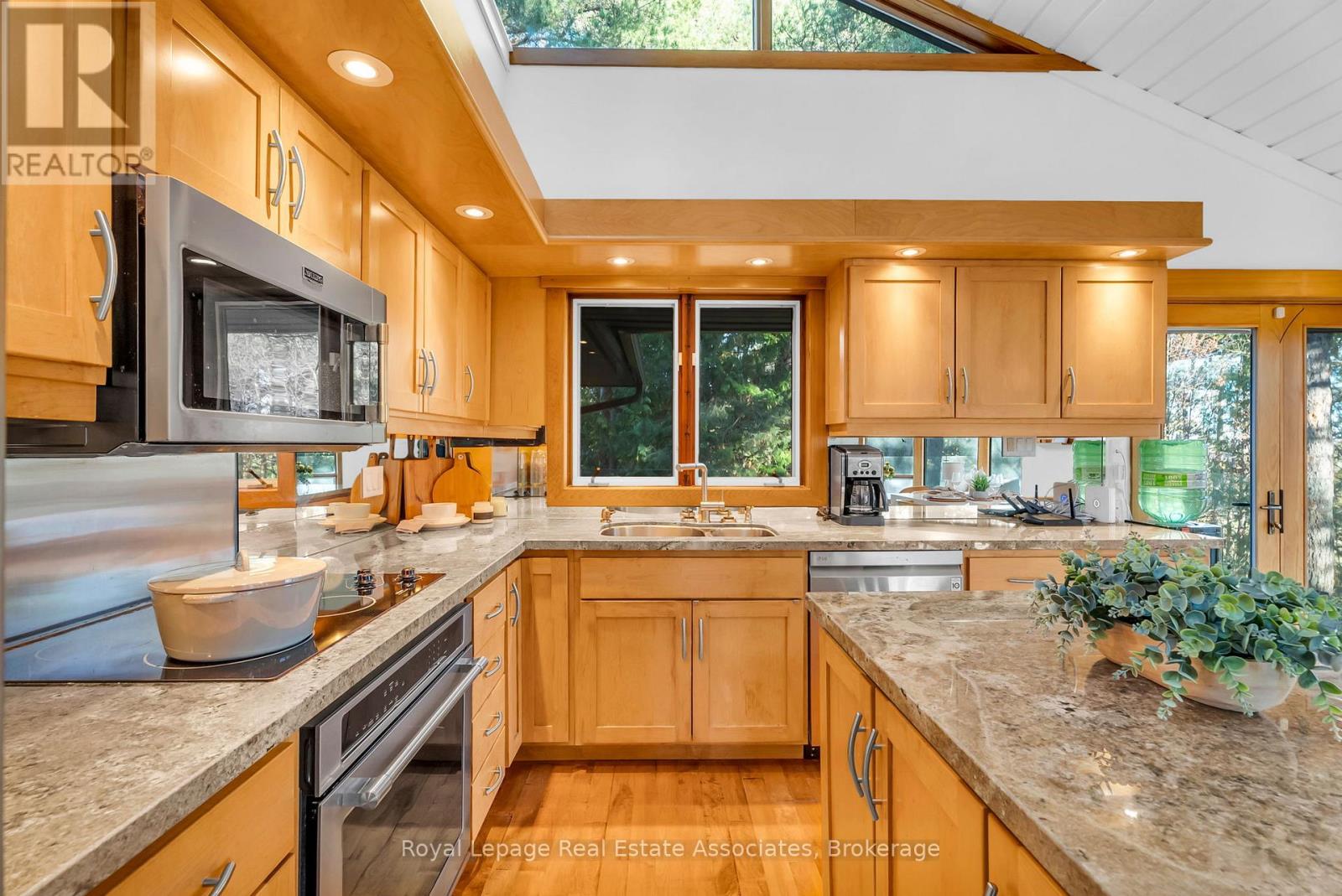 758129 2nd Line E, Mulmur, Ontario  L9V 0G8 - Photo 16 - X12561320