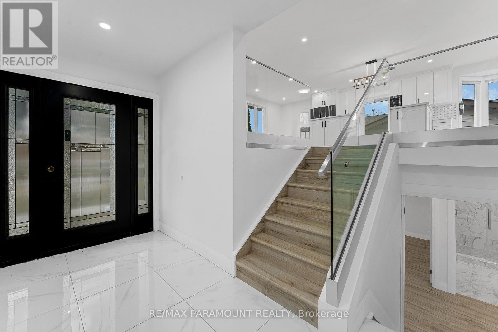 511 Gauthier Drive, Tecumseh, Ontario  N8N 3K8 - Photo 3 - X12561364