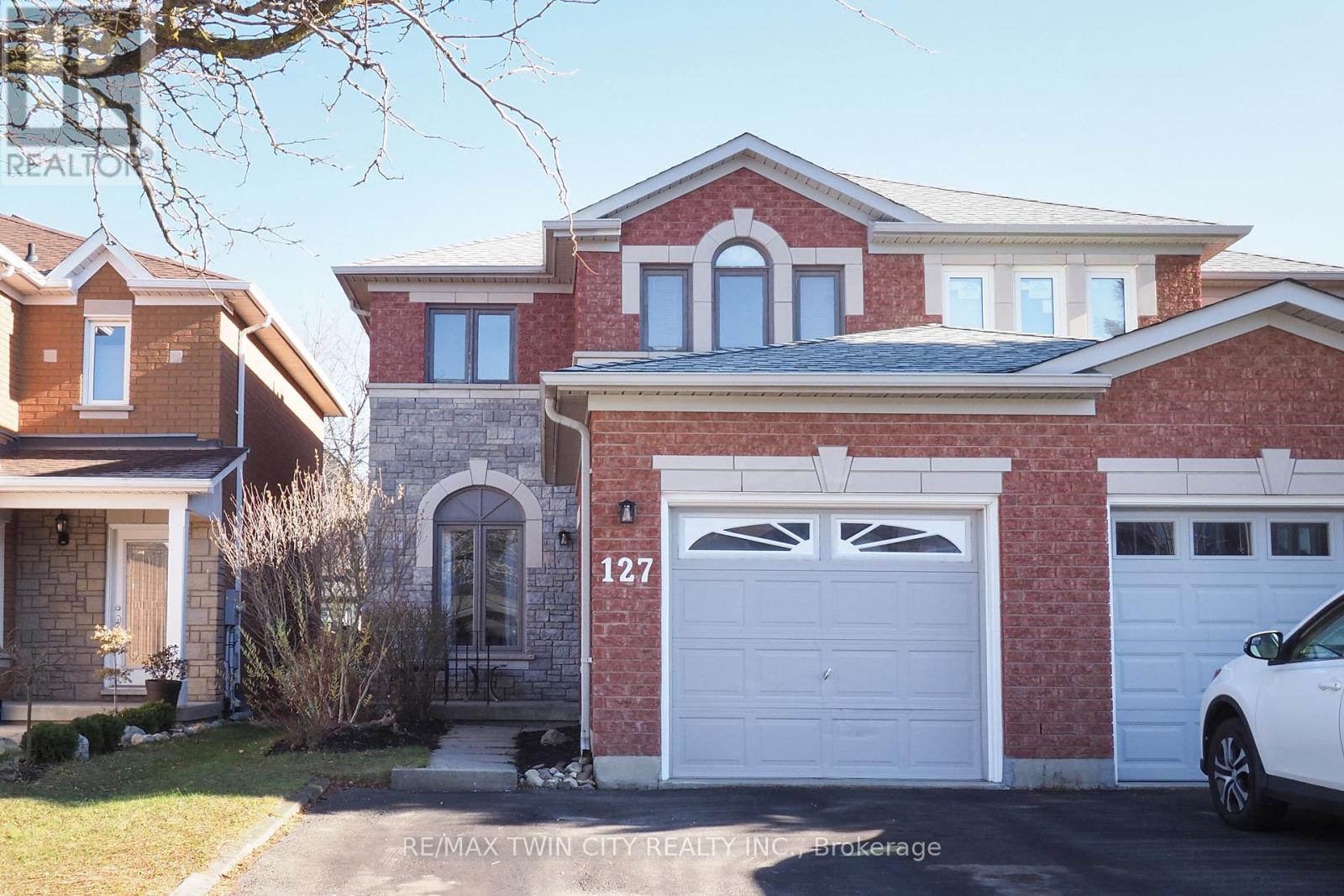 127 Essex Point Drive, Cambridge, Ontario  N1T 1W6 - Photo 1 - X12561368