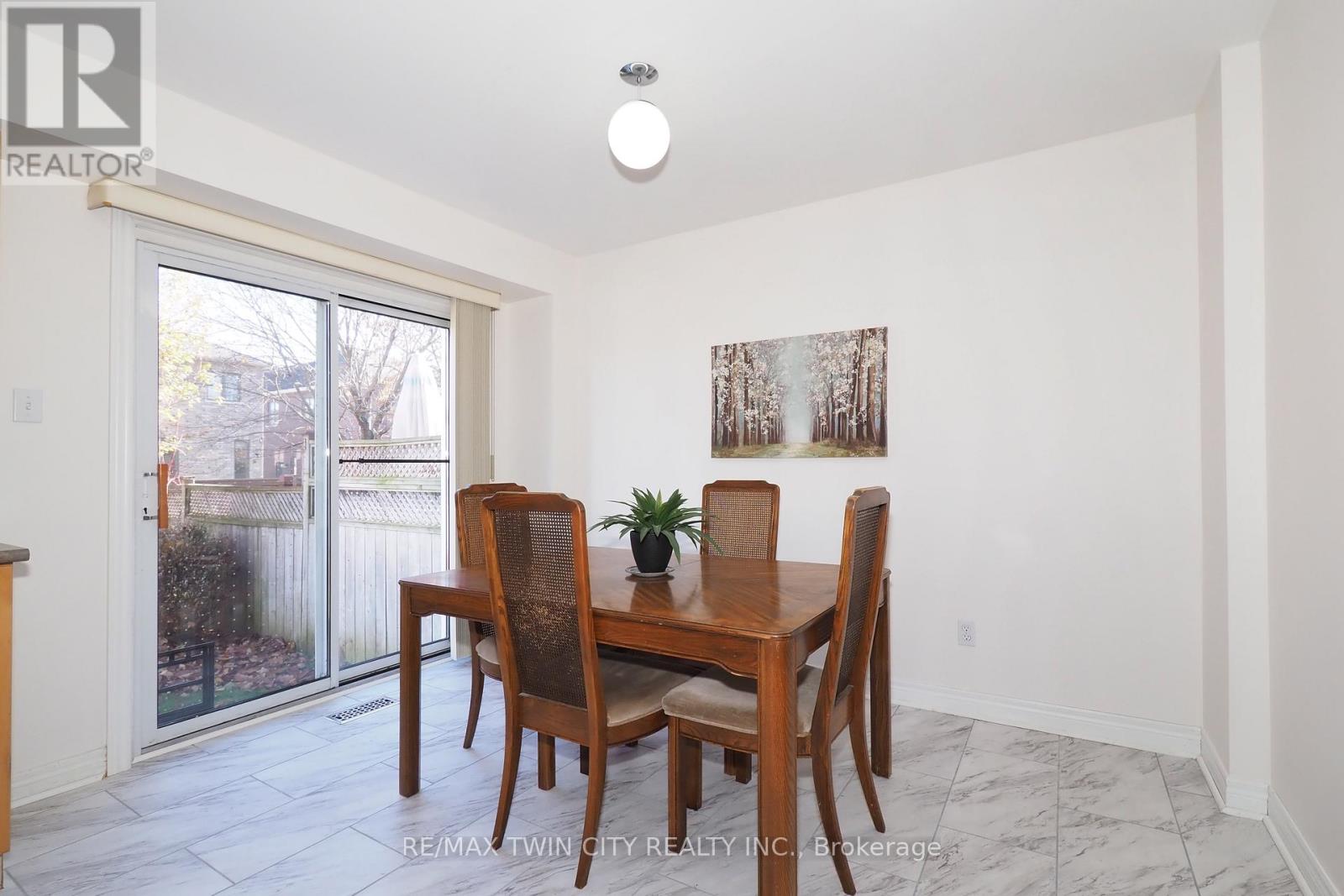 127 Essex Point Drive, Cambridge, Ontario  N1T 1W6 - Photo 17 - X12561368