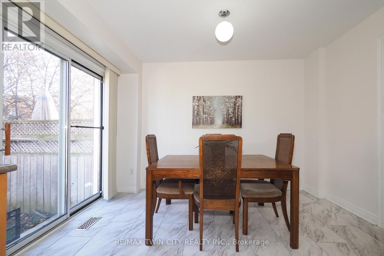 127 Essex Point Drive, Cambridge, Ontario  N1T 1W6 - Photo 18 - X12561368