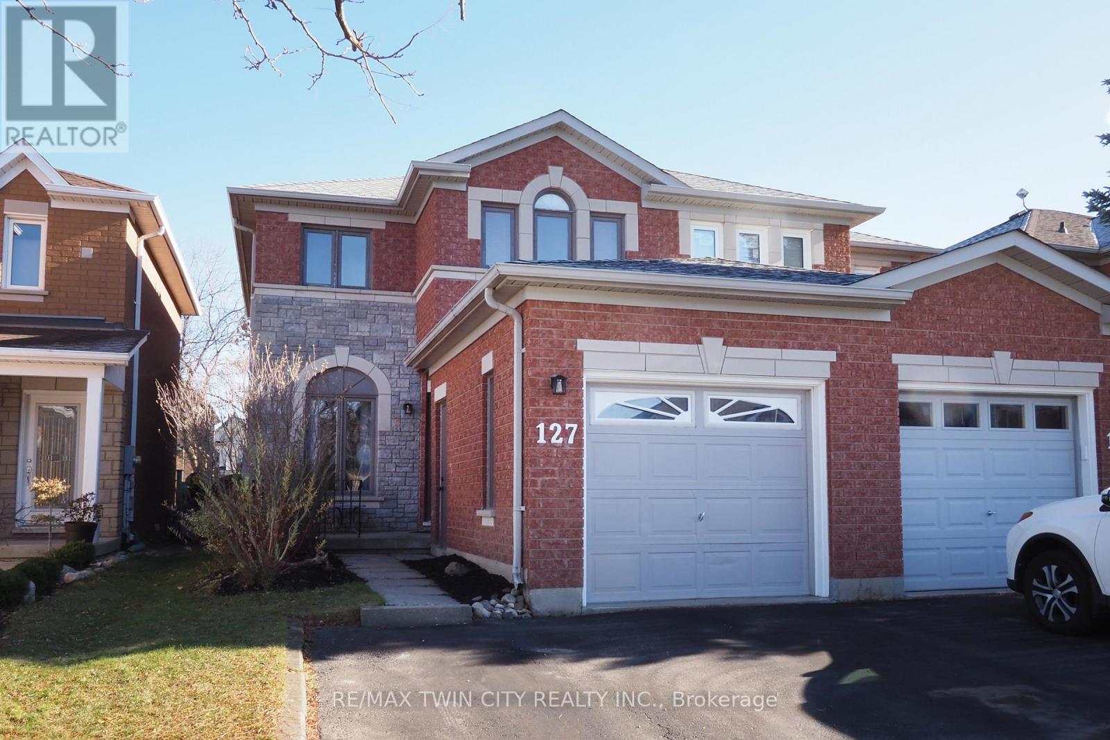 127 Essex Point Drive, Cambridge, Ontario  N1T 1W6 - Photo 2 - X12561368