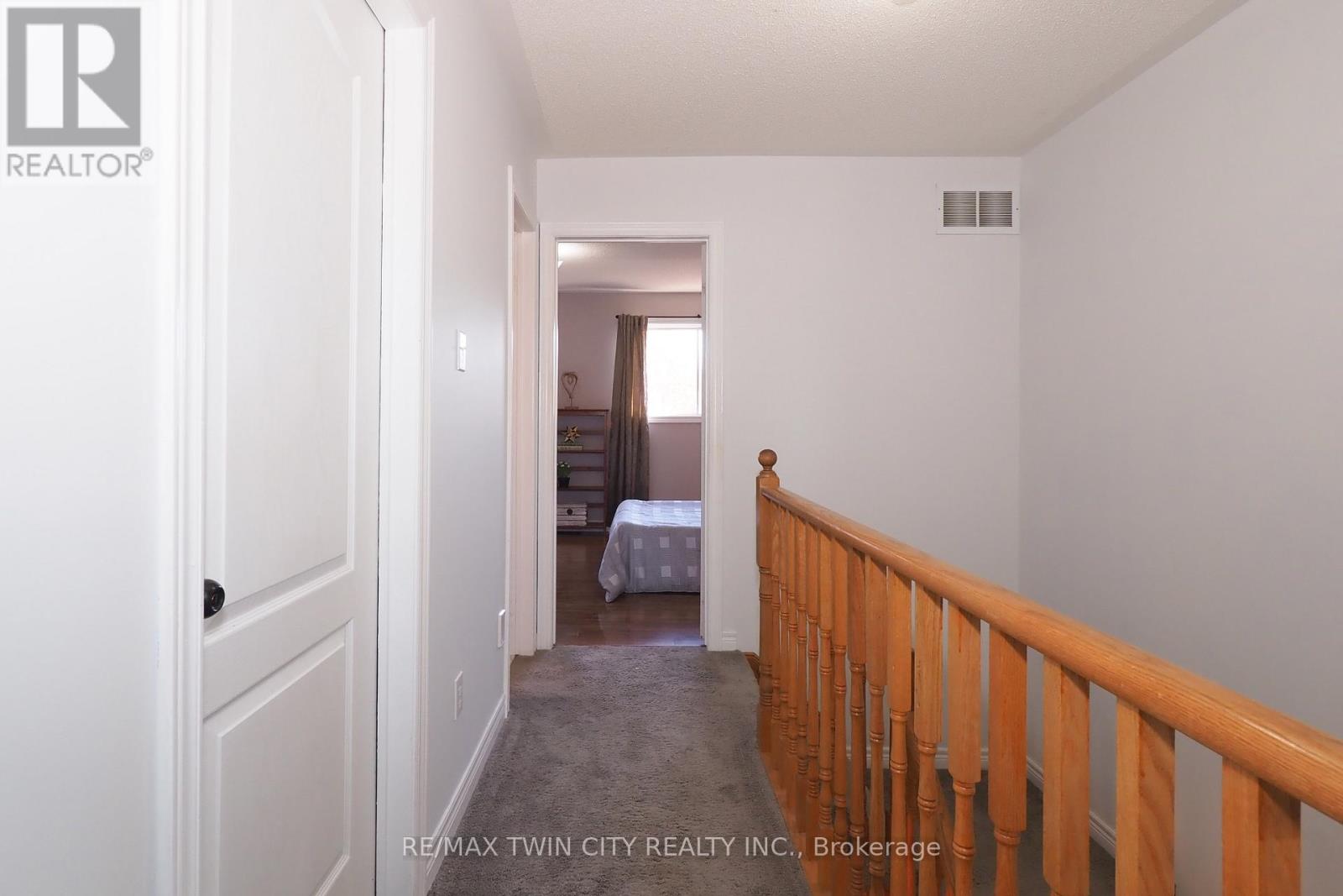 127 Essex Point Drive, Cambridge, Ontario  N1T 1W6 - Photo 21 - X12561368