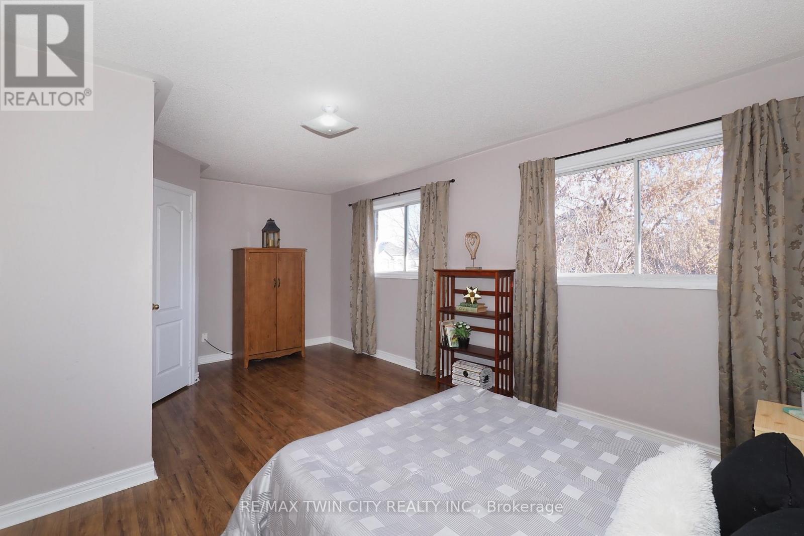 127 Essex Point Drive, Cambridge, Ontario  N1T 1W6 - Photo 22 - X12561368