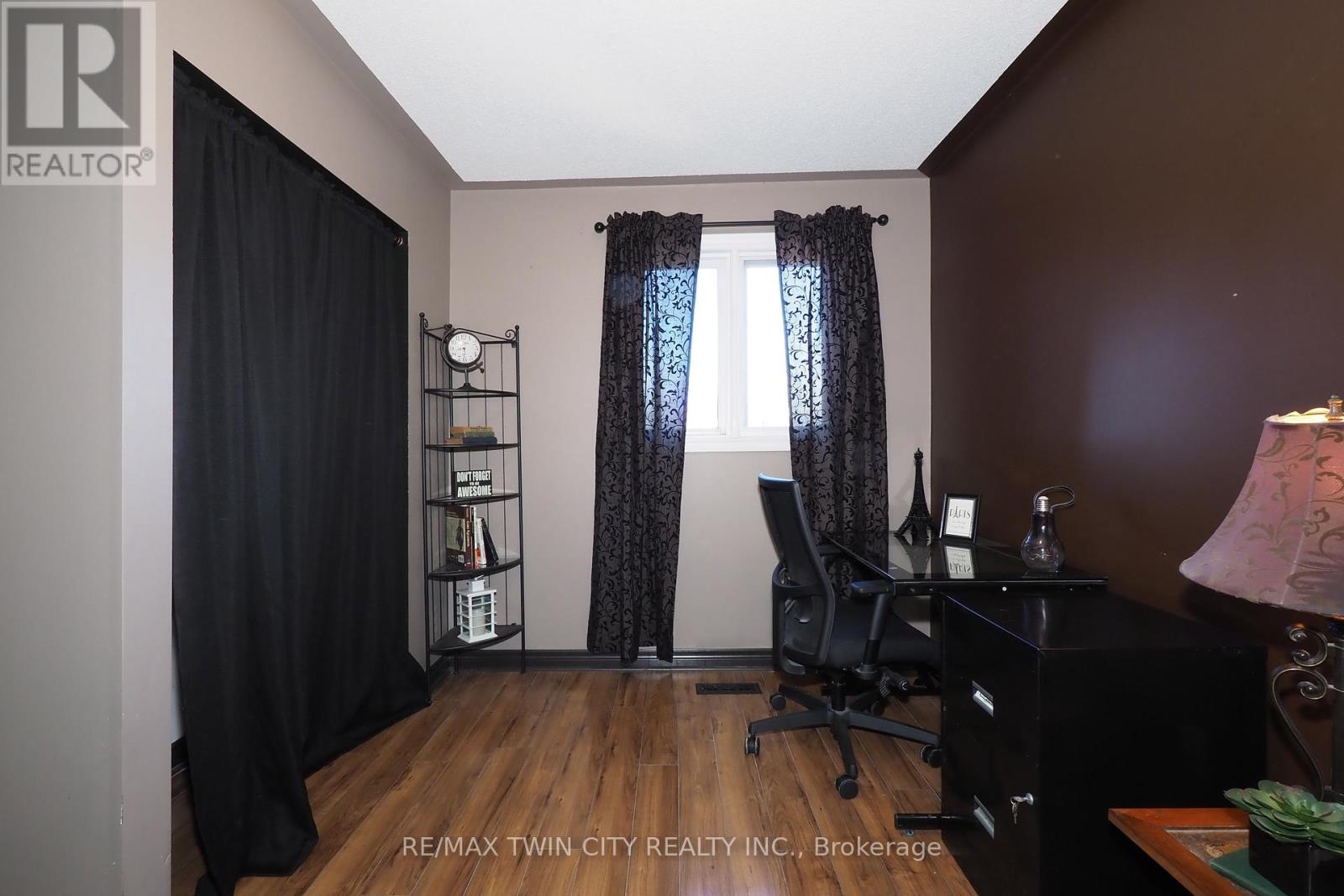 127 Essex Point Drive, Cambridge, Ontario  N1T 1W6 - Photo 25 - X12561368