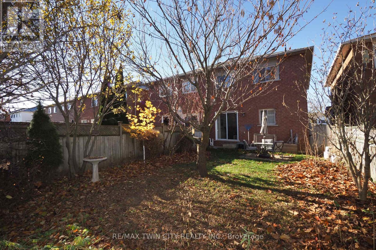 127 Essex Point Drive, Cambridge, Ontario  N1T 1W6 - Photo 42 - X12561368
