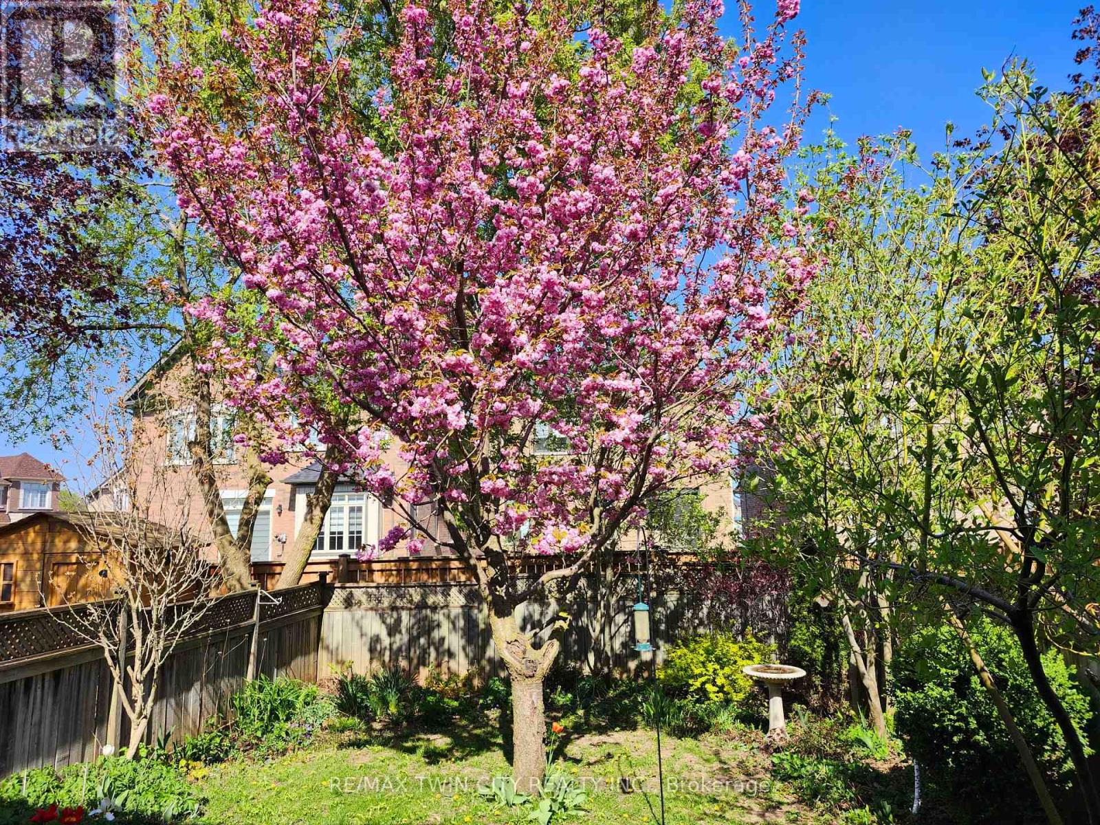 127 Essex Point Drive, Cambridge, Ontario  N1T 1W6 - Photo 43 - X12561368