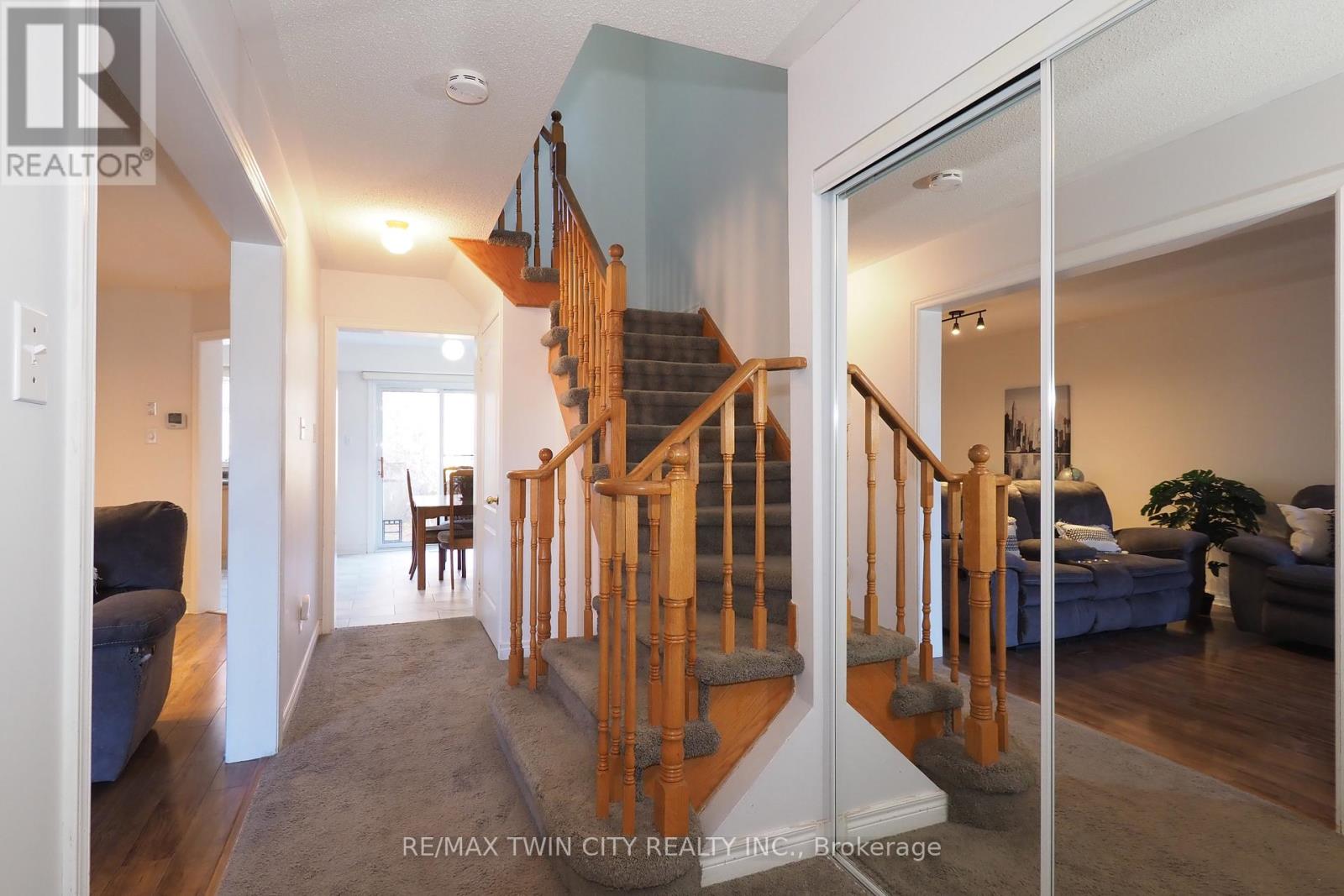 127 Essex Point Drive, Cambridge, Ontario  N1T 1W6 - Photo 6 - X12561368