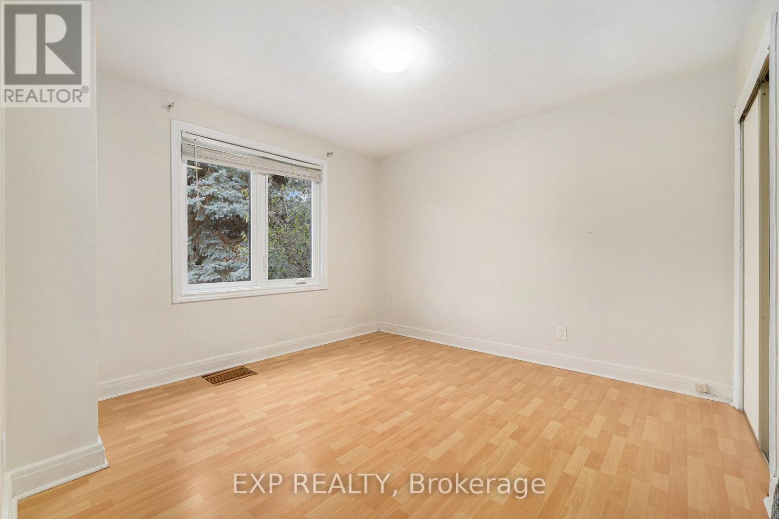 63 Withrow Avenue, Ottawa, Ontario  K2G 2H9 - Photo 6 - X12365323