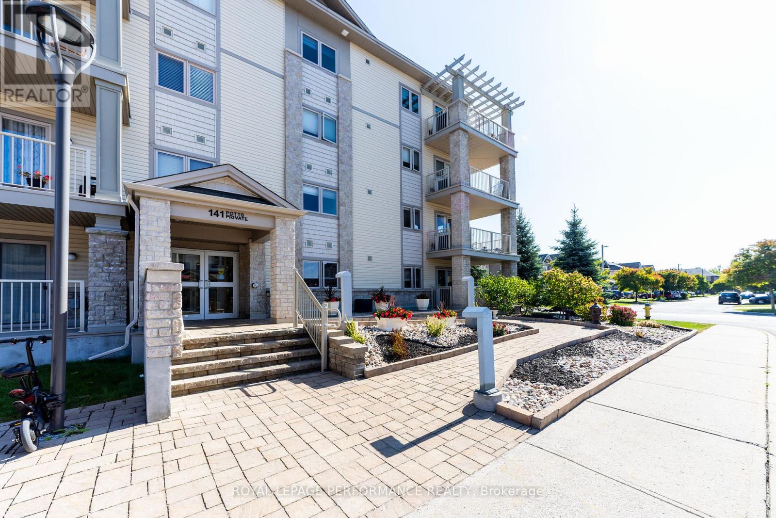 211 - 141 POTTS PRIVATE, Ottawa, Ontario