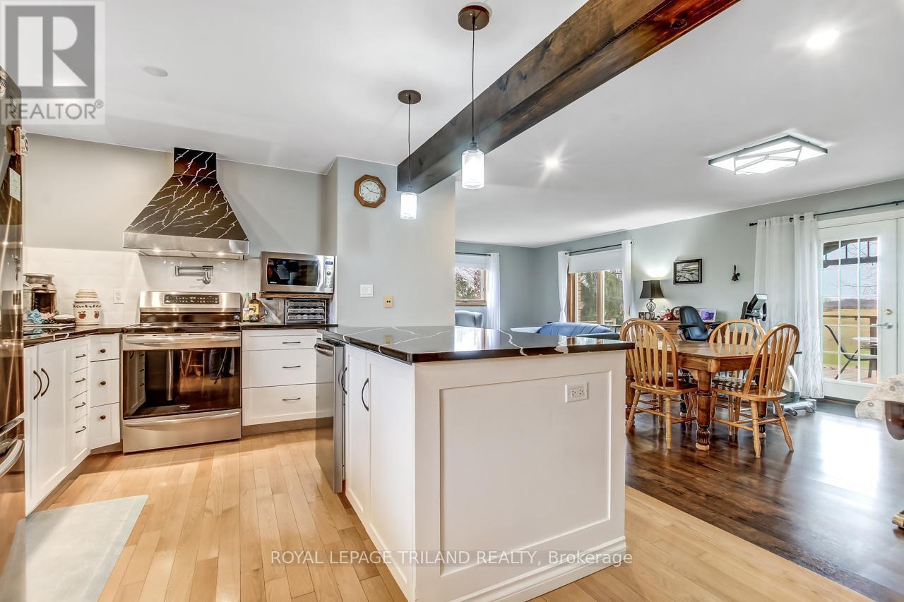 25941 Argyle Line, West Elgin, Ontario  N0L 2P0 - Photo 12 - X12561424