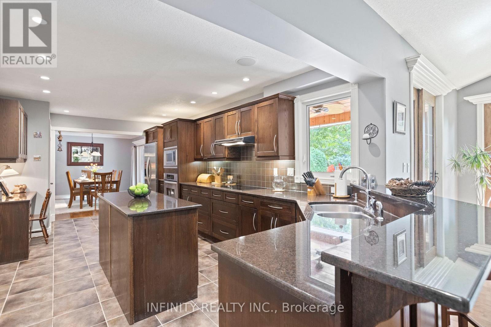 251 Hunt Club Drive, London North, Ontario  N6H 3Z2 - Photo 12 - X12561436