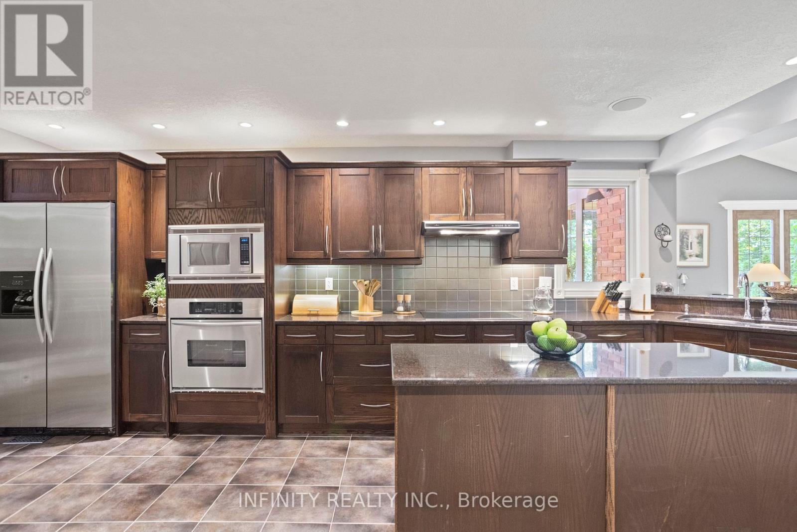 251 Hunt Club Drive, London North, Ontario  N6H 3Z2 - Photo 13 - X12561436