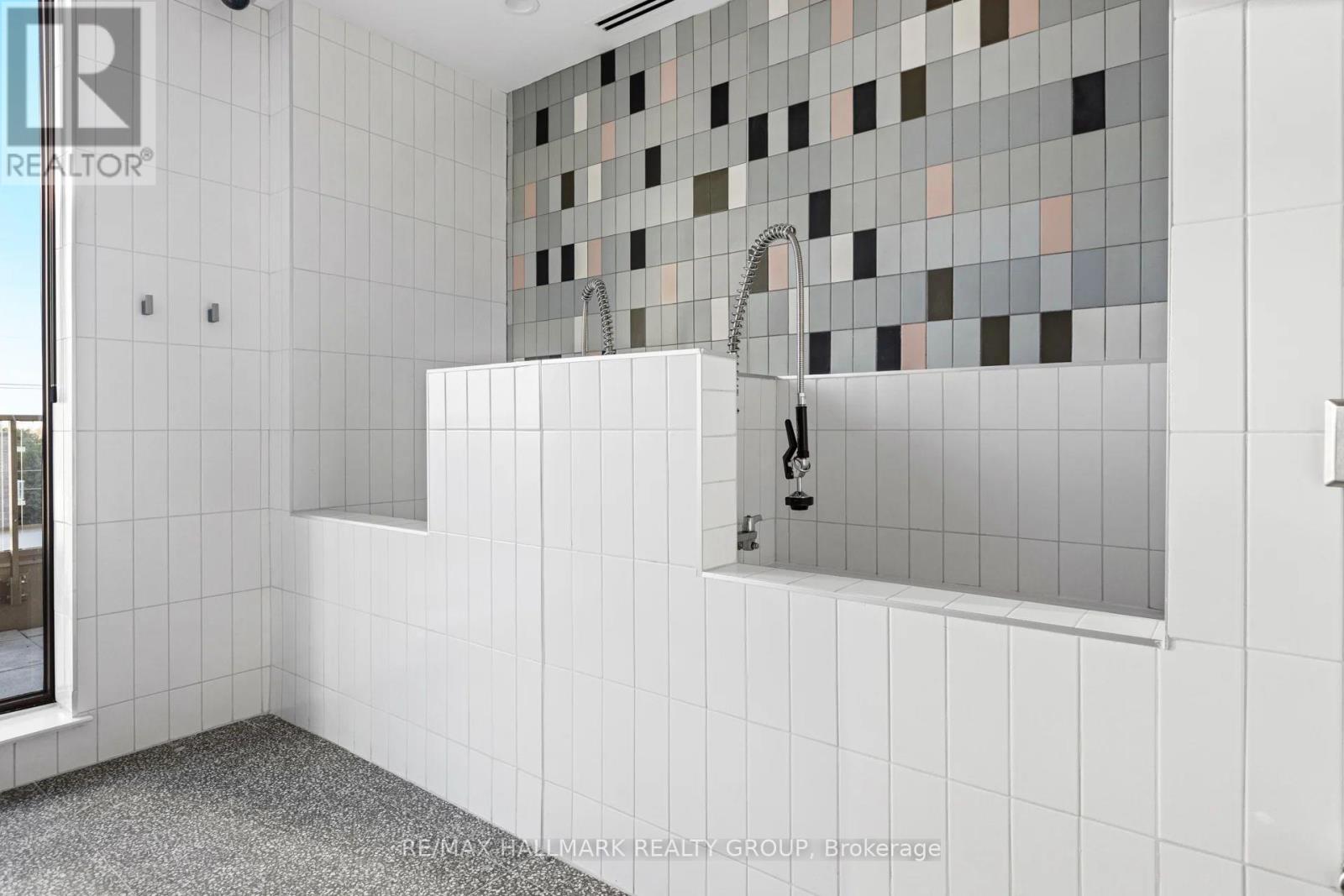 810 - 300 Mcrae Avenue, Ottawa, Ontario  K1Z 0C6 - Photo 18 - X12561430