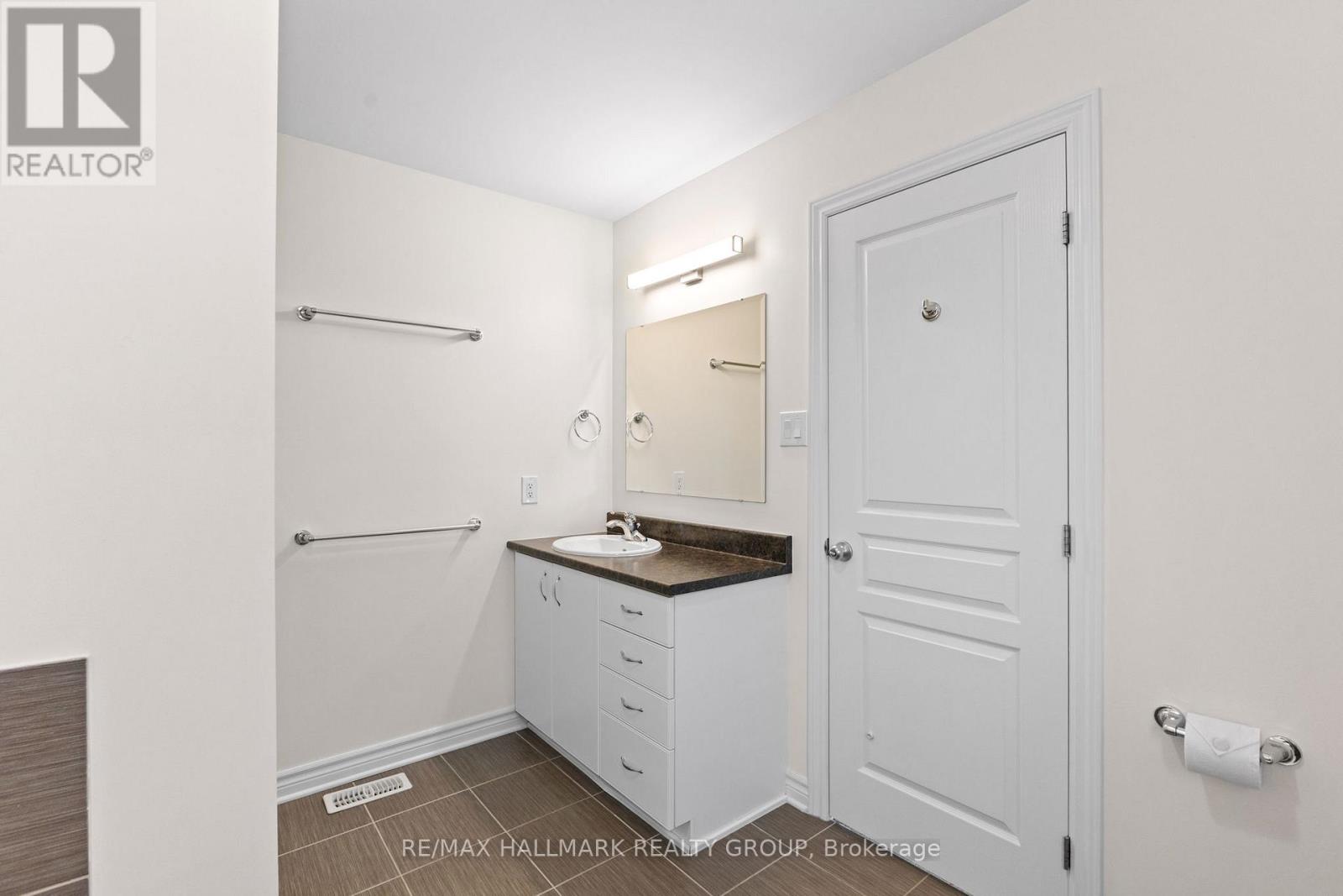 420 Barrick Hill Road, Ottawa, Ontario  K2M 0H7 - Photo 24 - X12561432