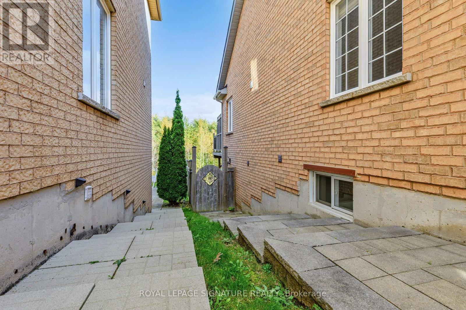 Lower - 35 Grange Drive, Richmond Hill, Ontario  L4E 4T1 - Photo 29 - N12491252