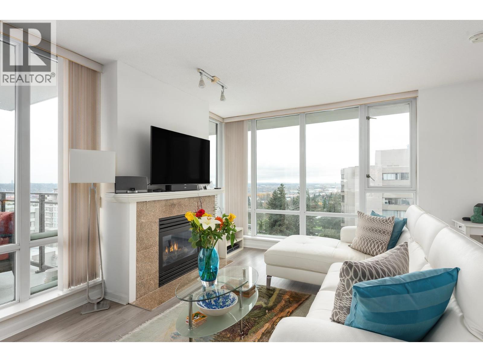 1701 720 Hamilton Street, New Westminster, British Columbia V3M 7A6 - Photo 3 - R3068857