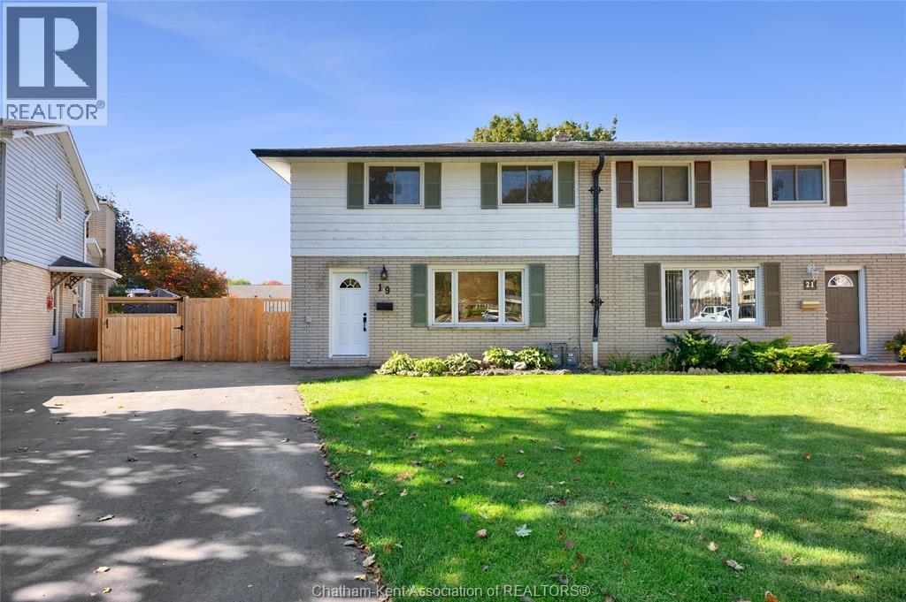 19 Chestnut DRIVE, Chatham, Ontario