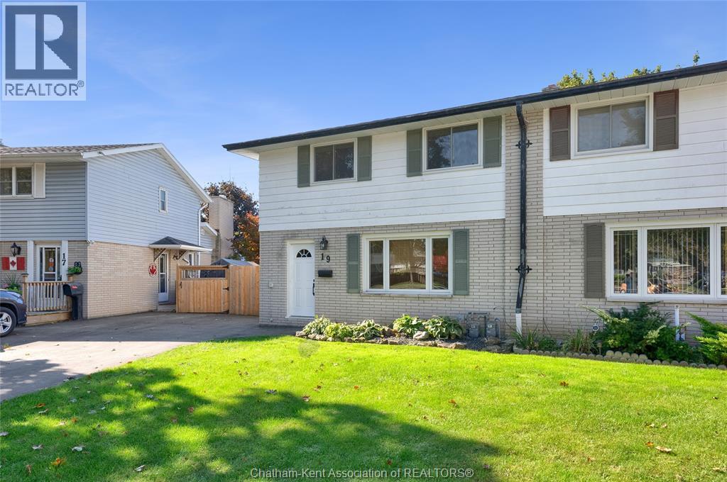 19 Chestnut Drive, Chatham, Ontario  N7M 4Y9 - Photo 2 - 25029196