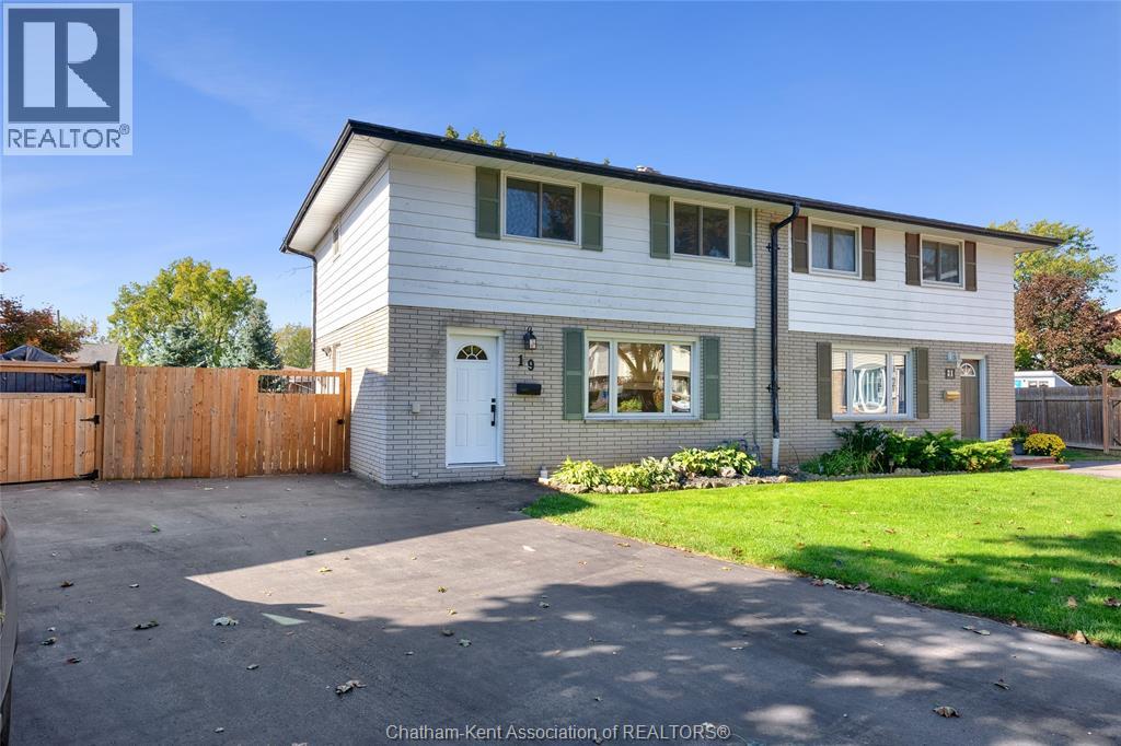 19 Chestnut Drive, Chatham, Ontario  N7M 4Y9 - Photo 3 - 25029196