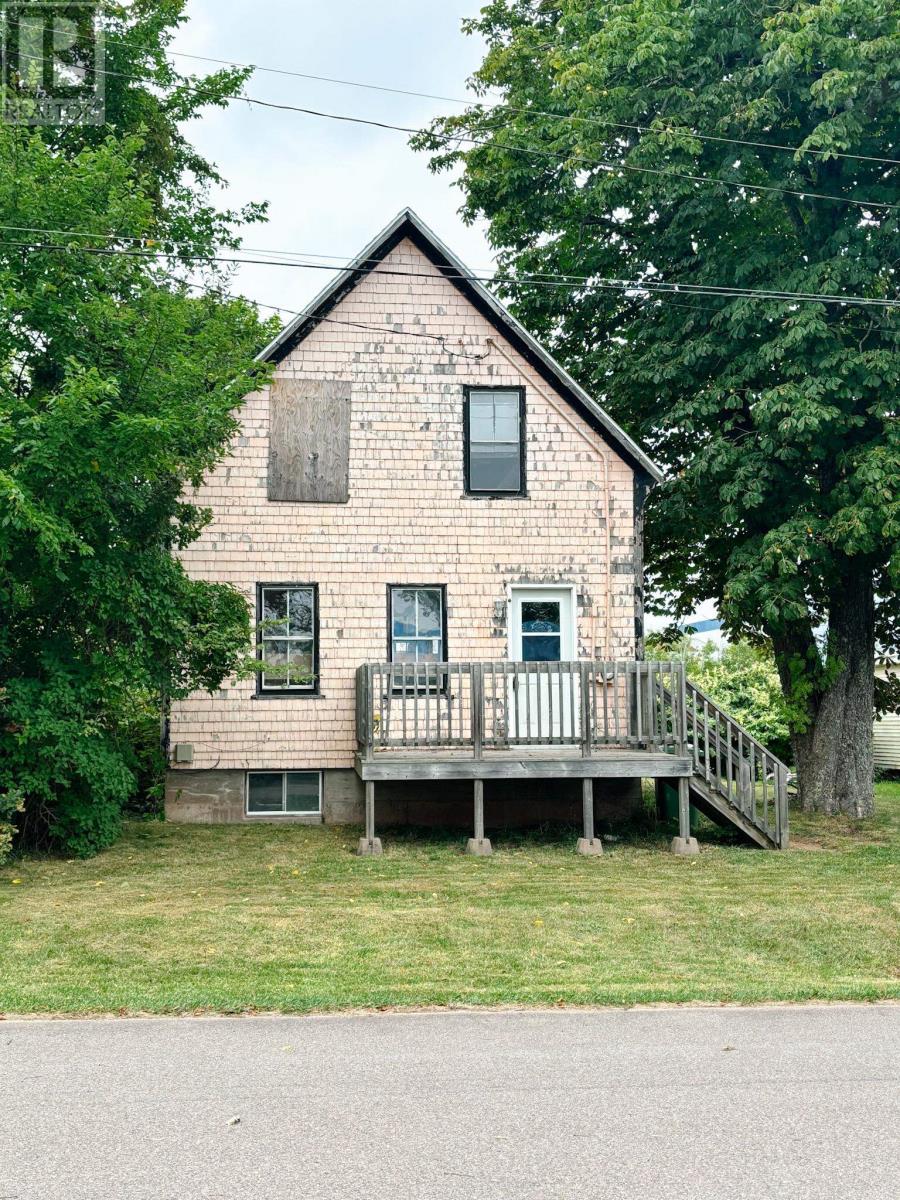 10 Victoria Street, Georgetown, Prince Edward Island  C0A 1L0 - Photo 1 - 202528272