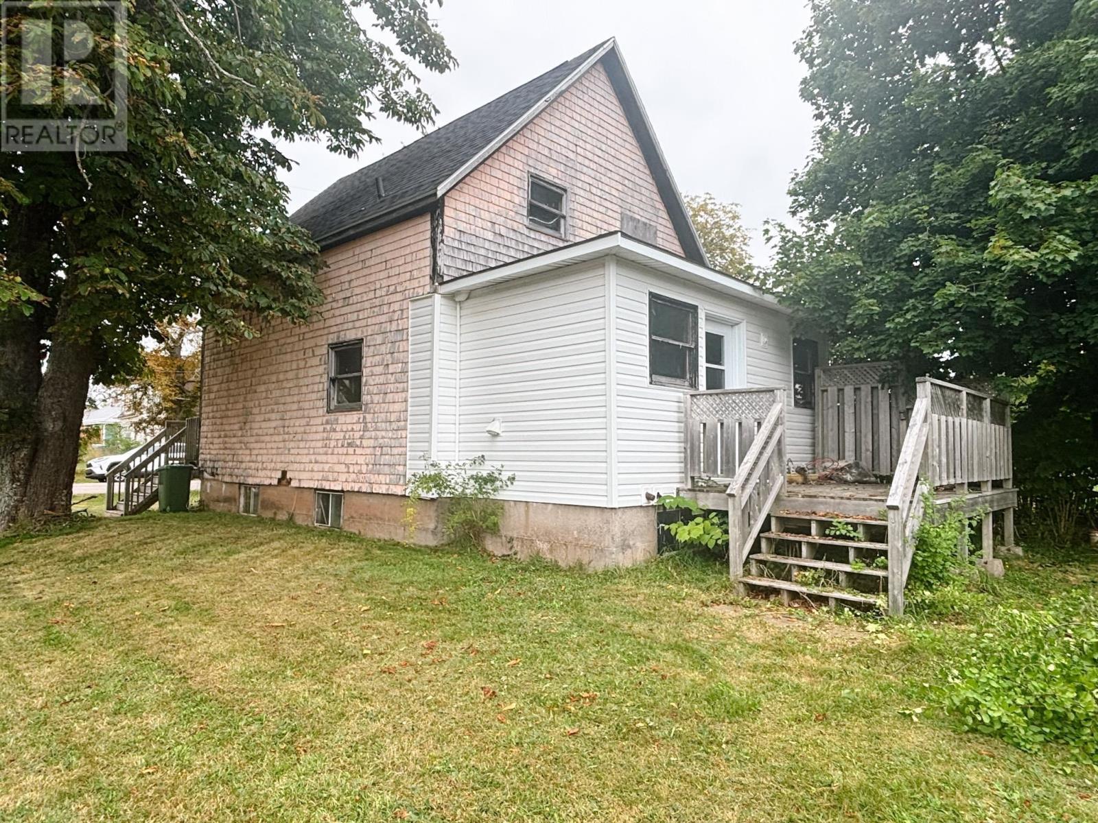 10 Victoria Street, Georgetown, Prince Edward Island  C0A 1L0 - Photo 2 - 202528272