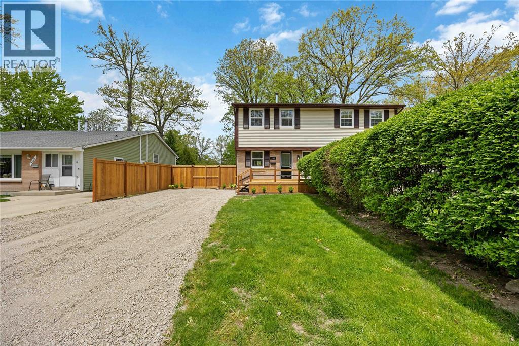 110 FAIRVIEW PLACE, Sarnia, Ontario