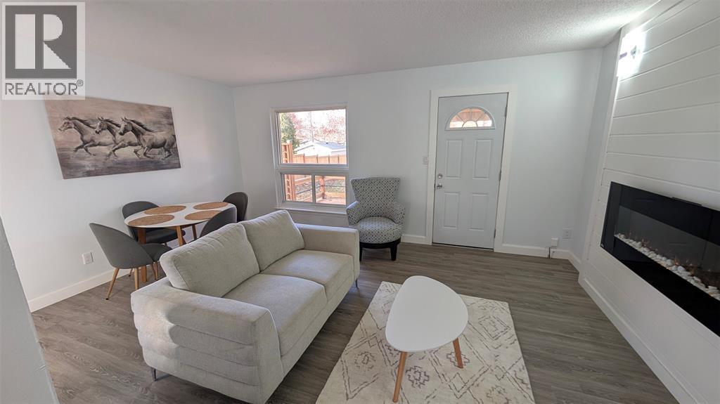 110 Fairview Place, Sarnia, Ontario  N7S 4E1 - Photo 5 - 25024707