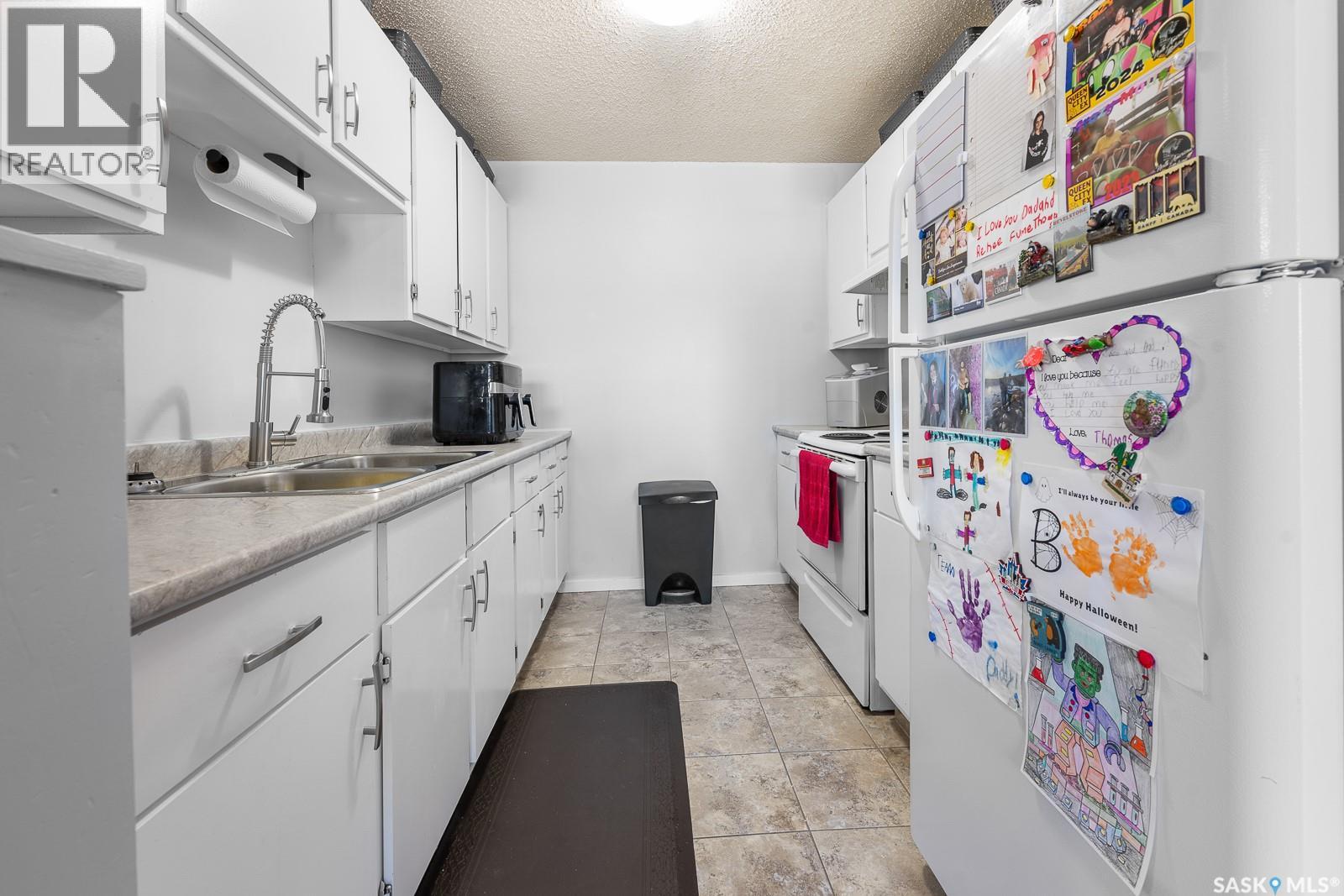 4008 Dewdney Street, Regina, Saskatchewan  S4T 1A2 - Photo 5 - SK024402