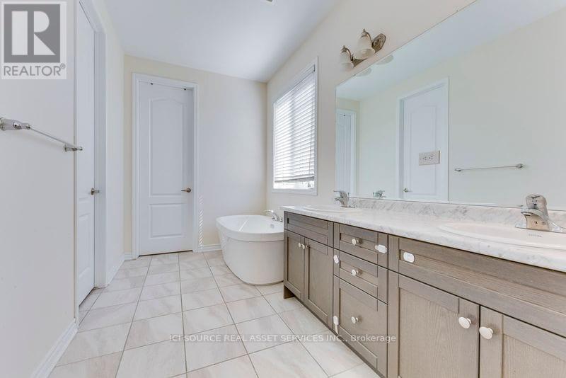 52 Portman Street, Caledon, Ontario  L7C 4E4 - Photo 13 - W12561434