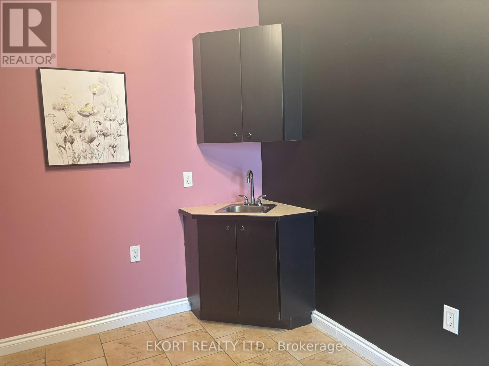 96 PINNACLE STREET, Belleville, Ontario