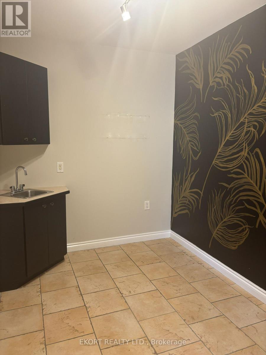 96 Pinnacle Street, Belleville, Ontario  K8N 5Y5 - Photo 4 - X12561448