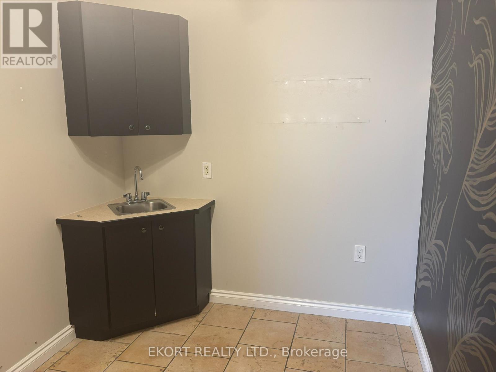 96 Pinnacle Street, Belleville, Ontario  K8N 5Y5 - Photo 5 - X12561448