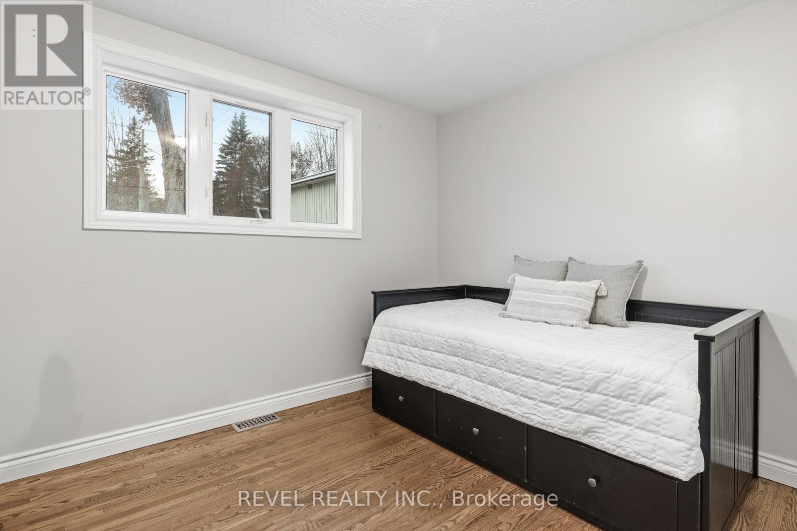 169 Victoria Drive, Kawartha Lakes, Ontario  K0M 1G0 - Photo 31 - X12561476