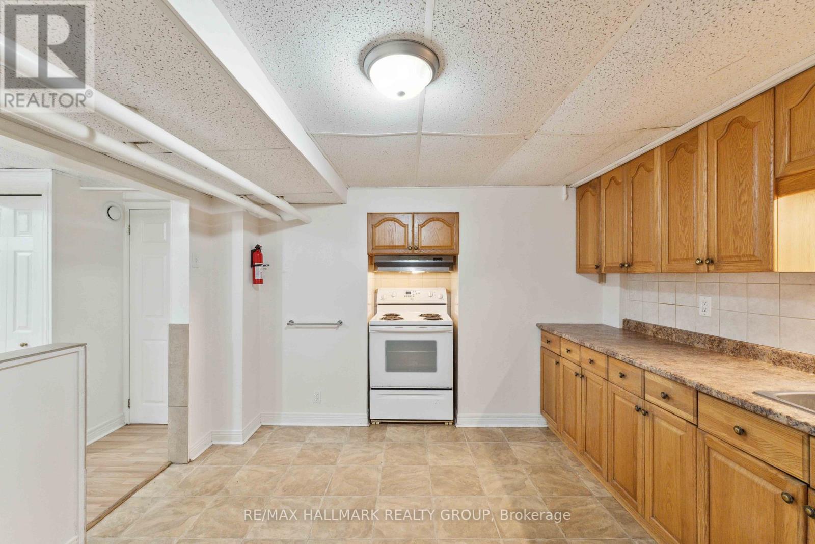 431 Blake Boulevard, Ottawa, Ontario  K1K 1A9 - Photo 24 - X12561512