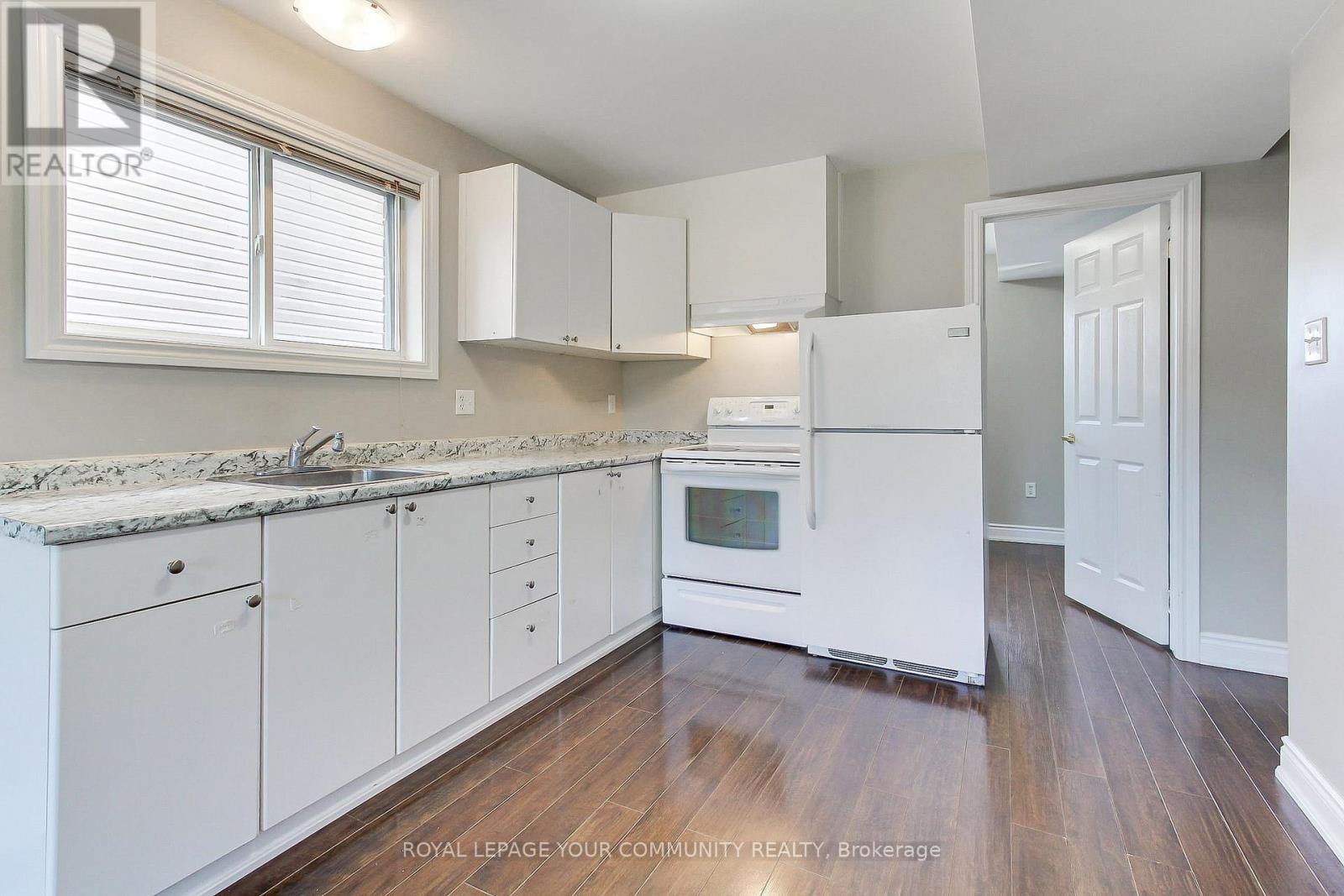 72 Ambler Bay, Barrie, Ontario  L4M 7A6 - Photo 4 - S12480282