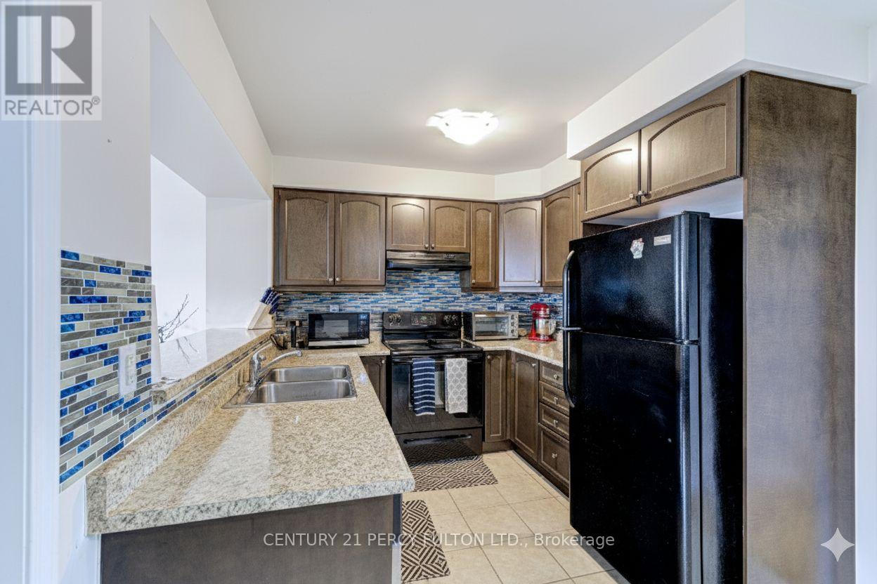 39 Vanhorne Close, Brampton, Ontario L7A 0X8 - Photo 22 - W12560456