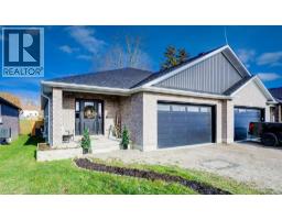 8 MALCOLM Crescent, listowel, Ontario