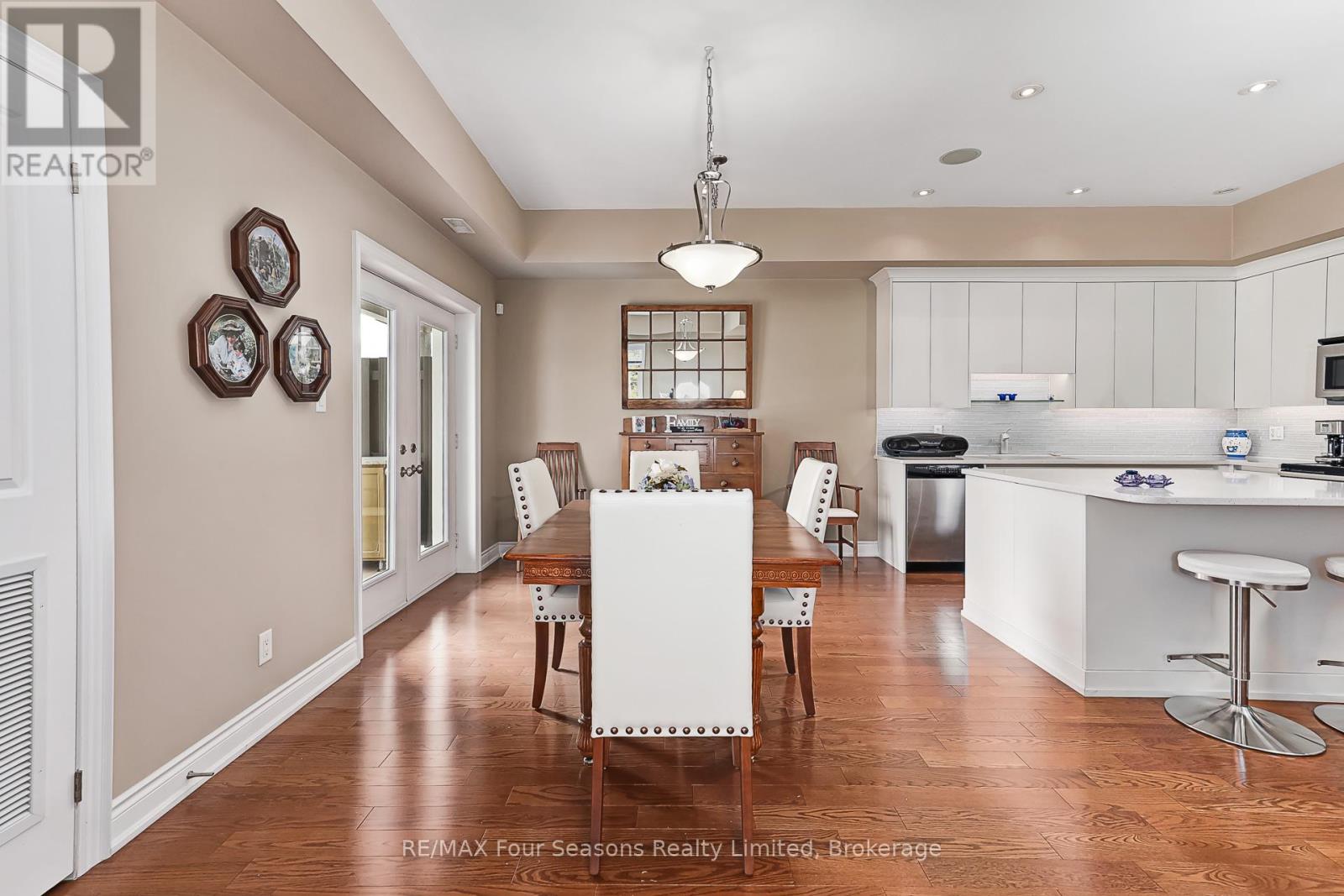 305 - 27 Beaver Street N, Blue Mountains, Ontario  N0H 2P0 - Photo 10 - X12561562