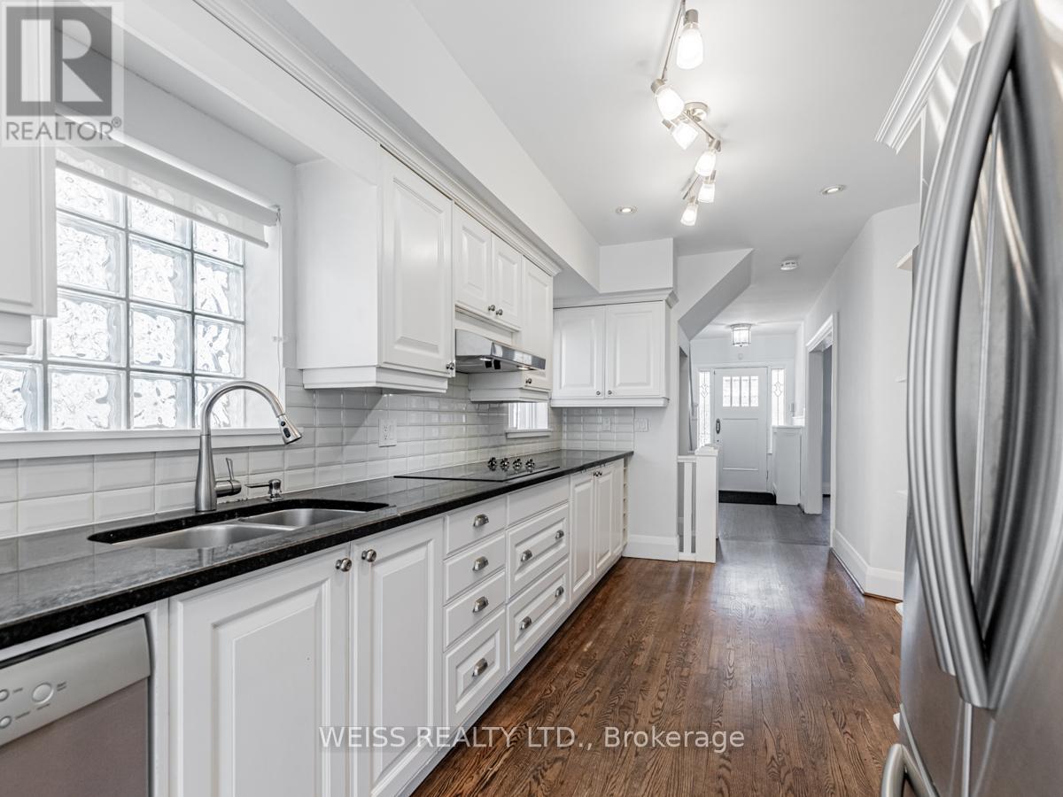 205 Glengrove Avenue, Toronto, Ontario  M4R 1P4 - Photo 15 - C12561454