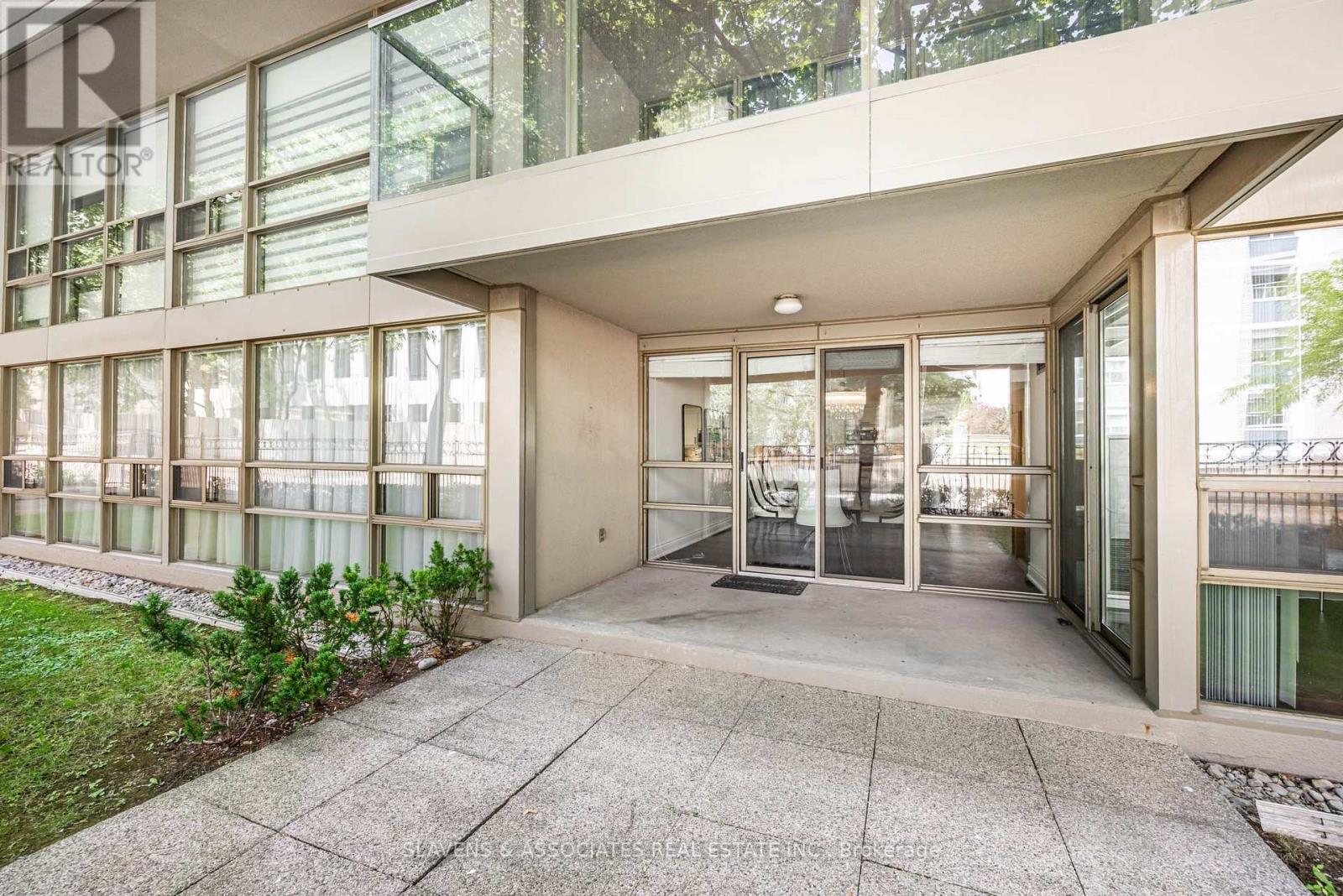 108 - 18 Lower Village Gate, Toronto, Ontario  M5P 3M1 - Photo 2 - C12561548