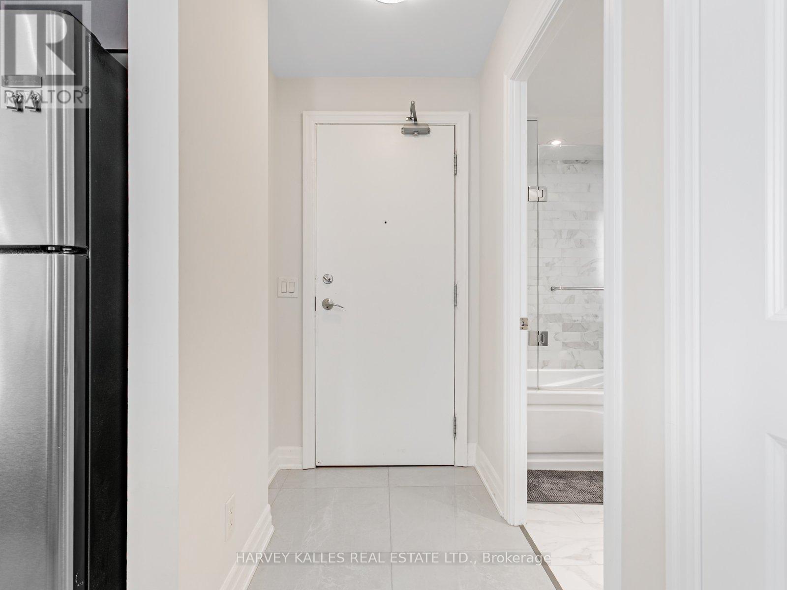 Property at 1001 - 500 ST CLAIR AVENUE W image 3