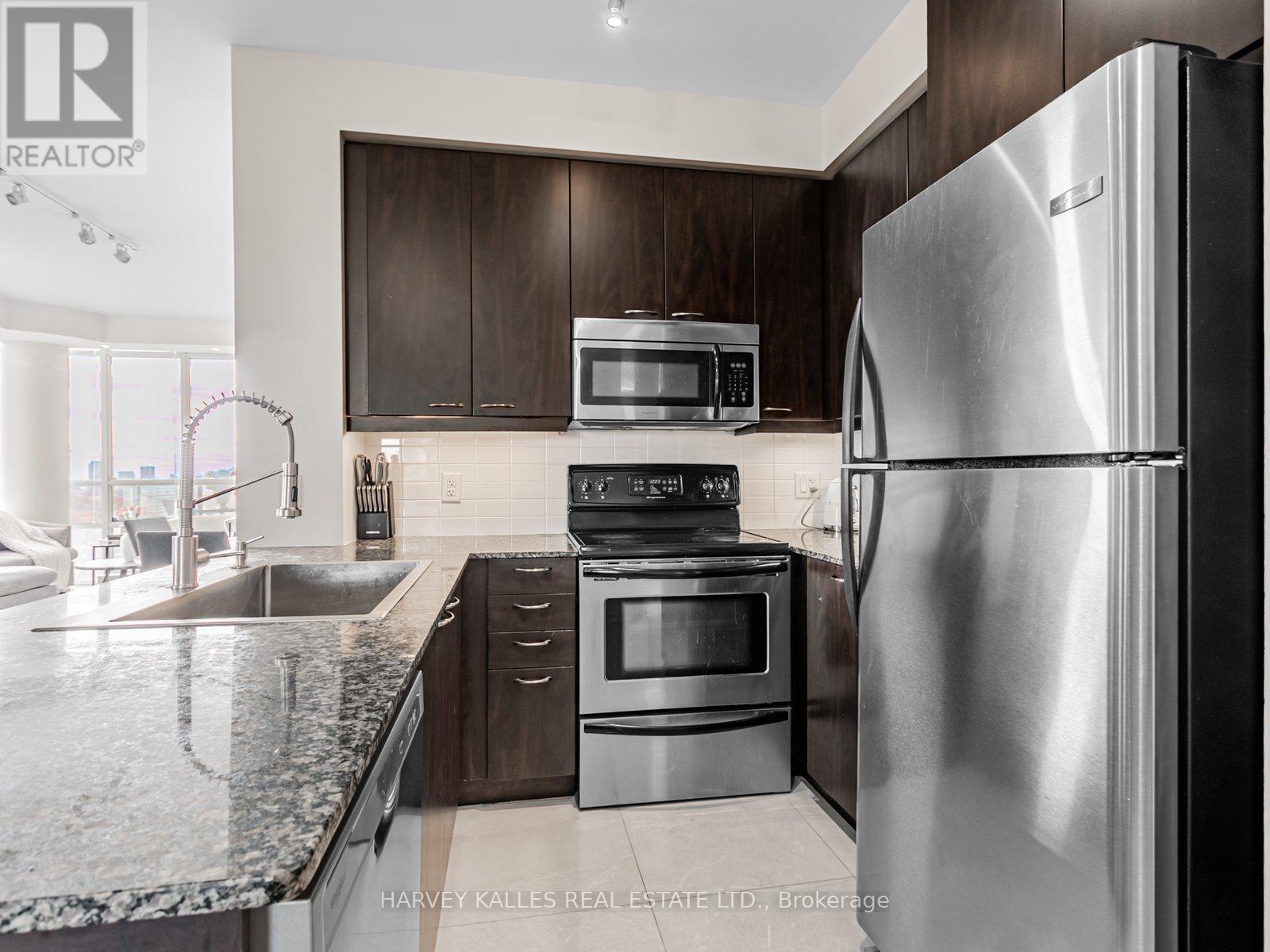 1001 - 500 St Clair Avenue W, Toronto, Ontario  M6C 1A8 - Photo 6 - C12561568