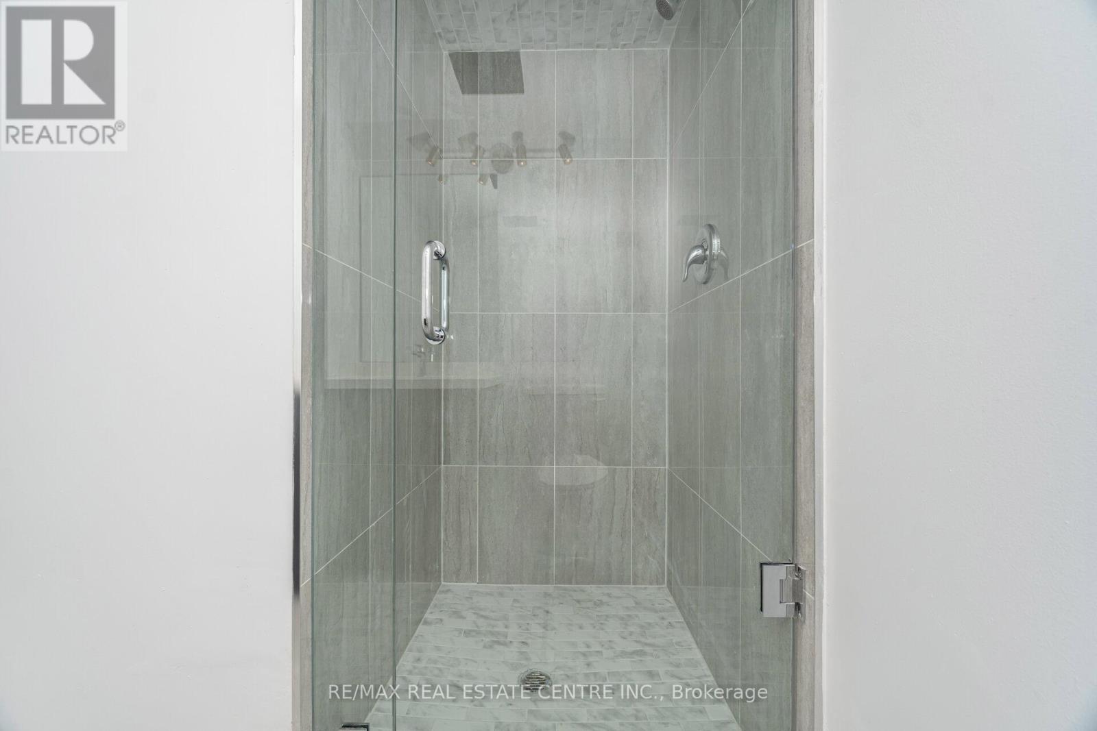 1812 - 265 Enfield Place, Mississauga, Ontario  L5B 3Y6 - Photo 30 - W12553420