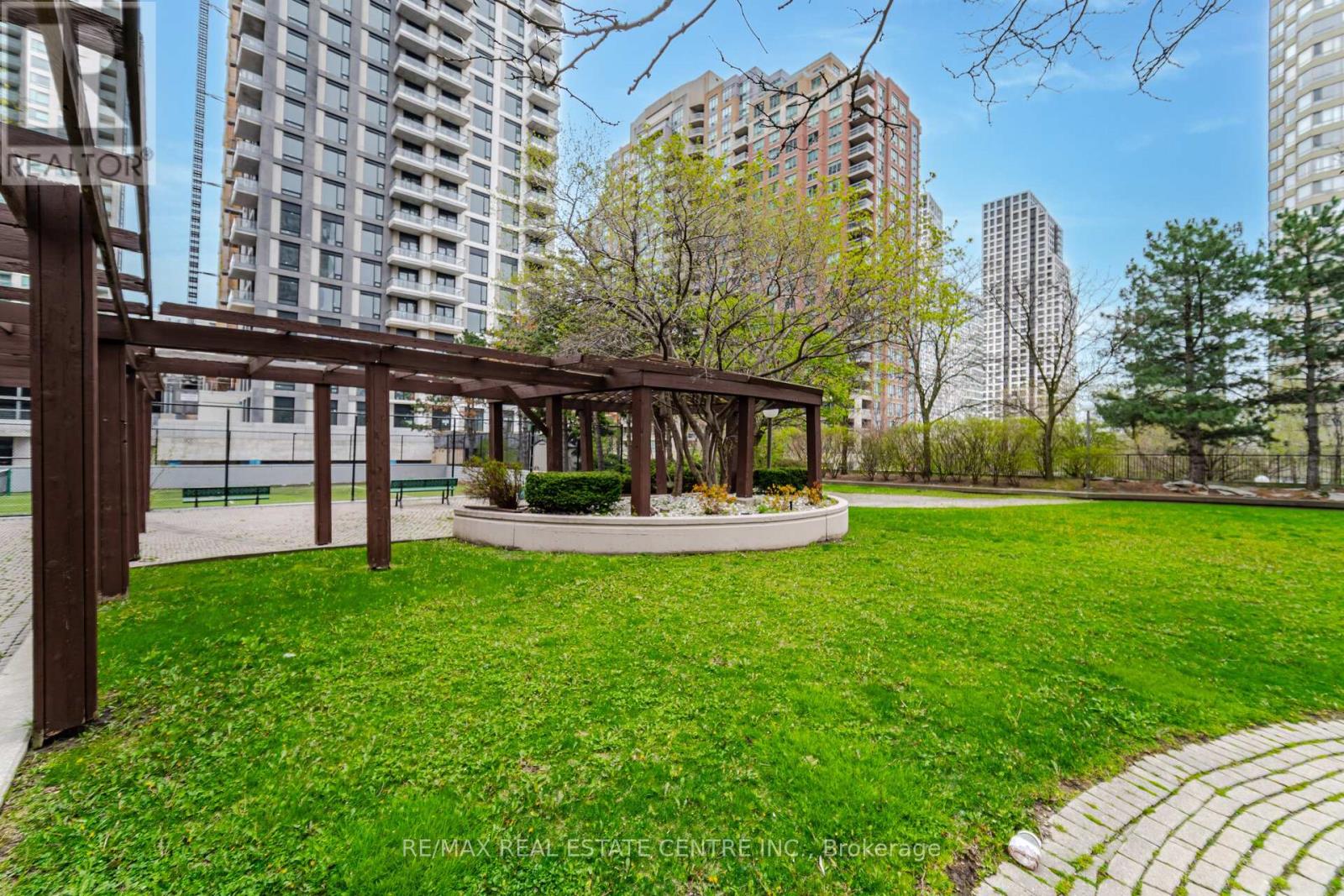 1812 - 265 Enfield Place, Mississauga, Ontario  L5B 3Y6 - Photo 48 - W12553420