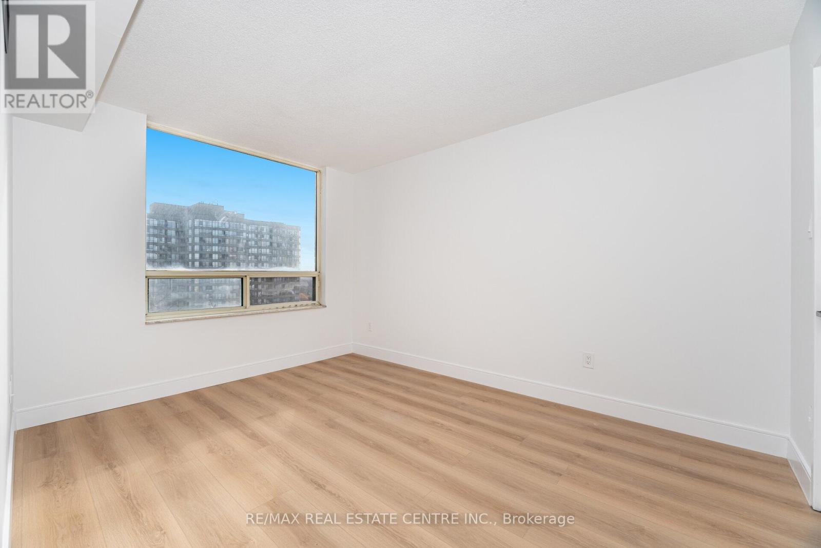 1812 - 265 Enfield Place, Mississauga, Ontario  L5B 3Y6 - Photo 31 - W12553420